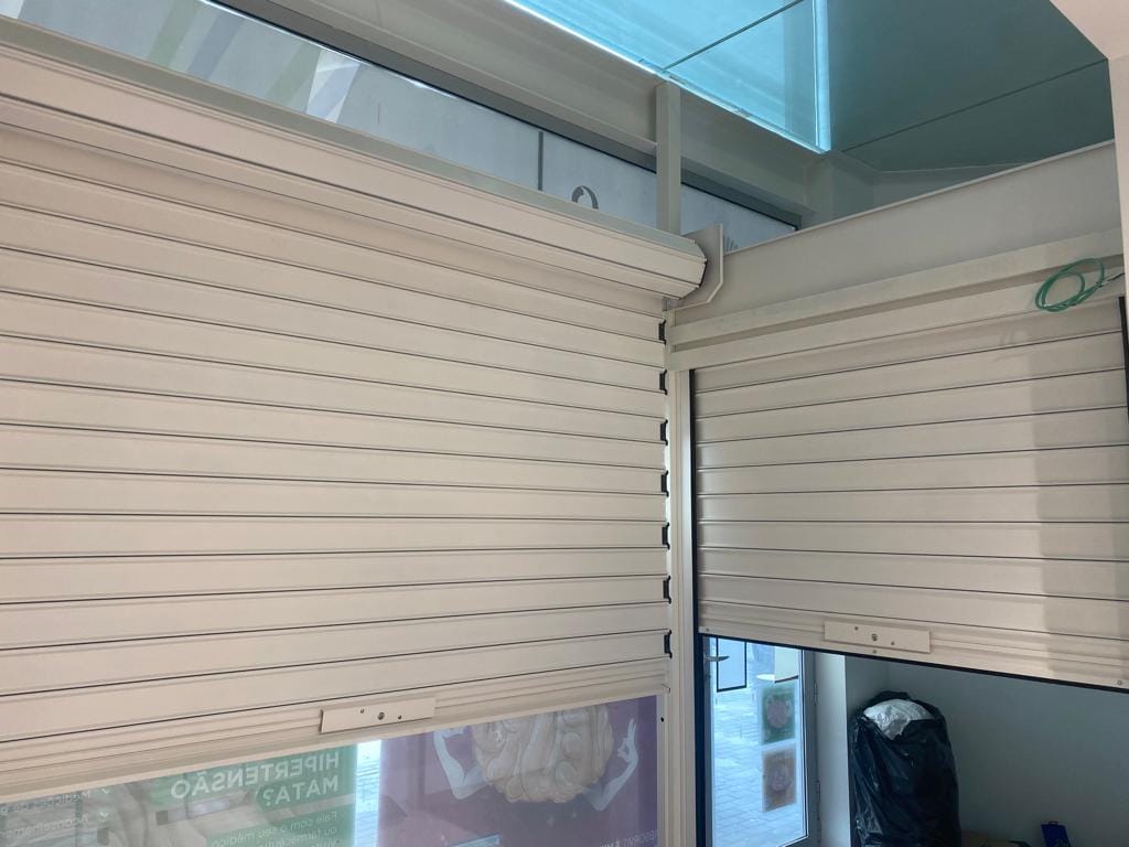 Grade segurança lacada branco 9010 Mate motorizada com sistema King gates